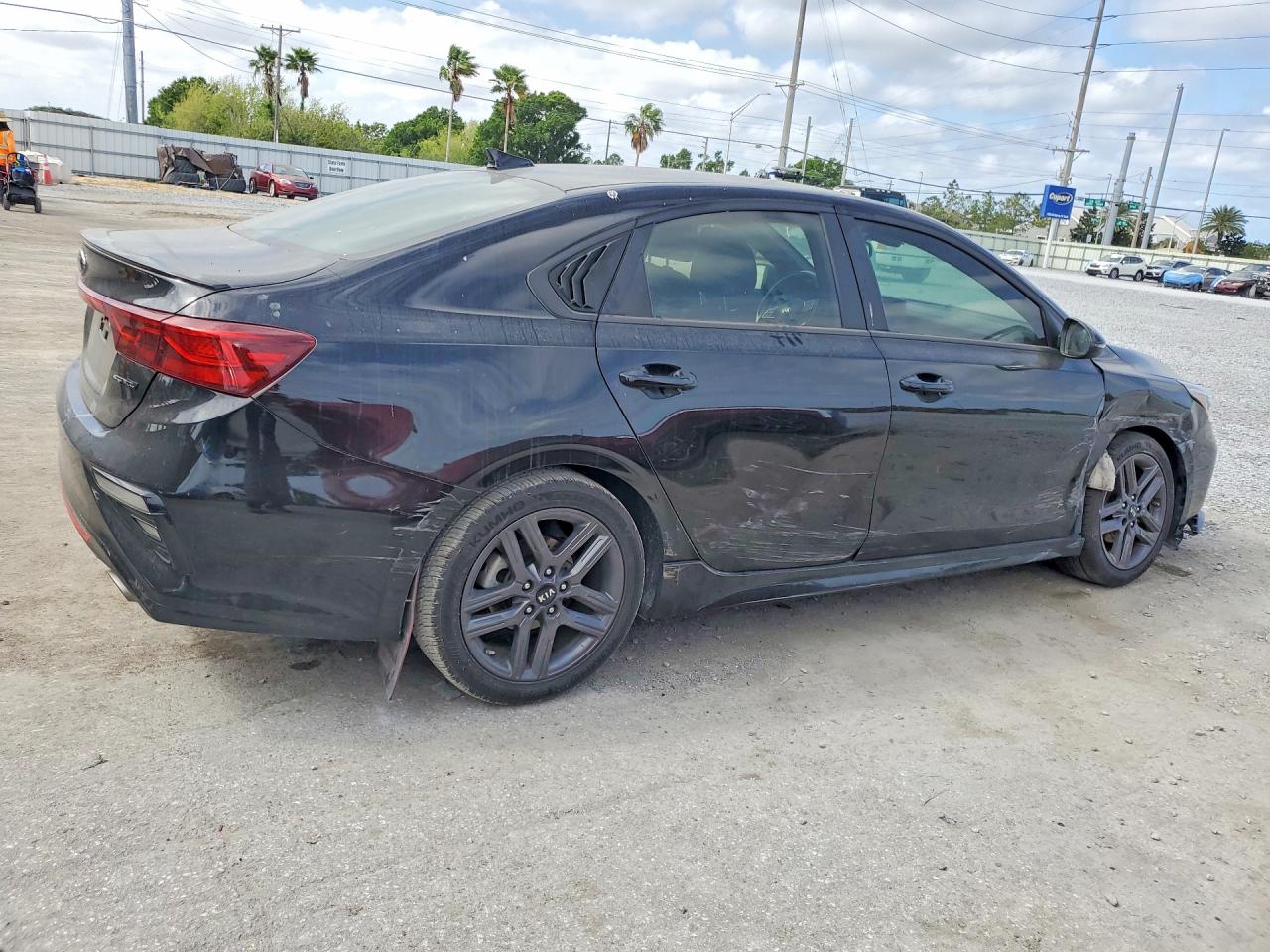 2021 KIA FORTE GT-LINE photo 3