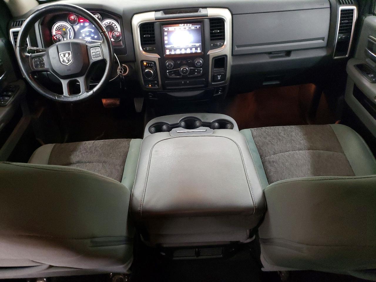 2014 RAM 1500 SLT photo 22