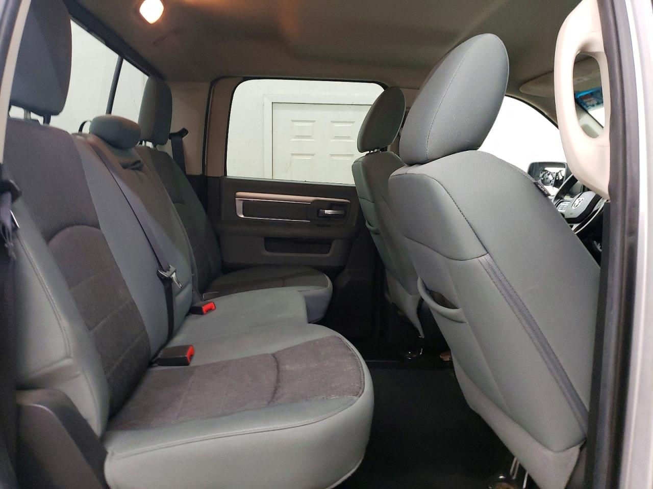 2014 RAM 1500 SLT photo 28