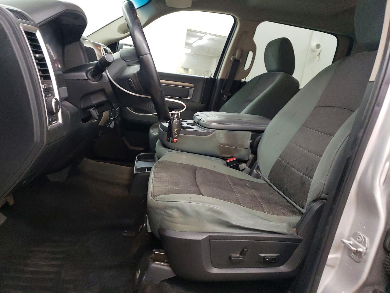 2014 RAM 1500 SLT photo 19