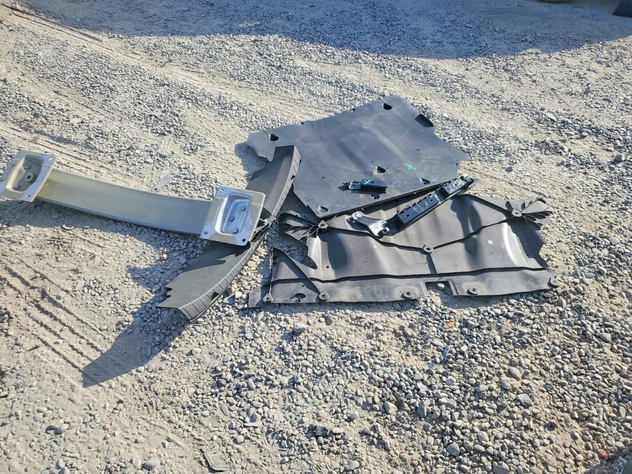 2024 TESLA MODEL 3 photo 34