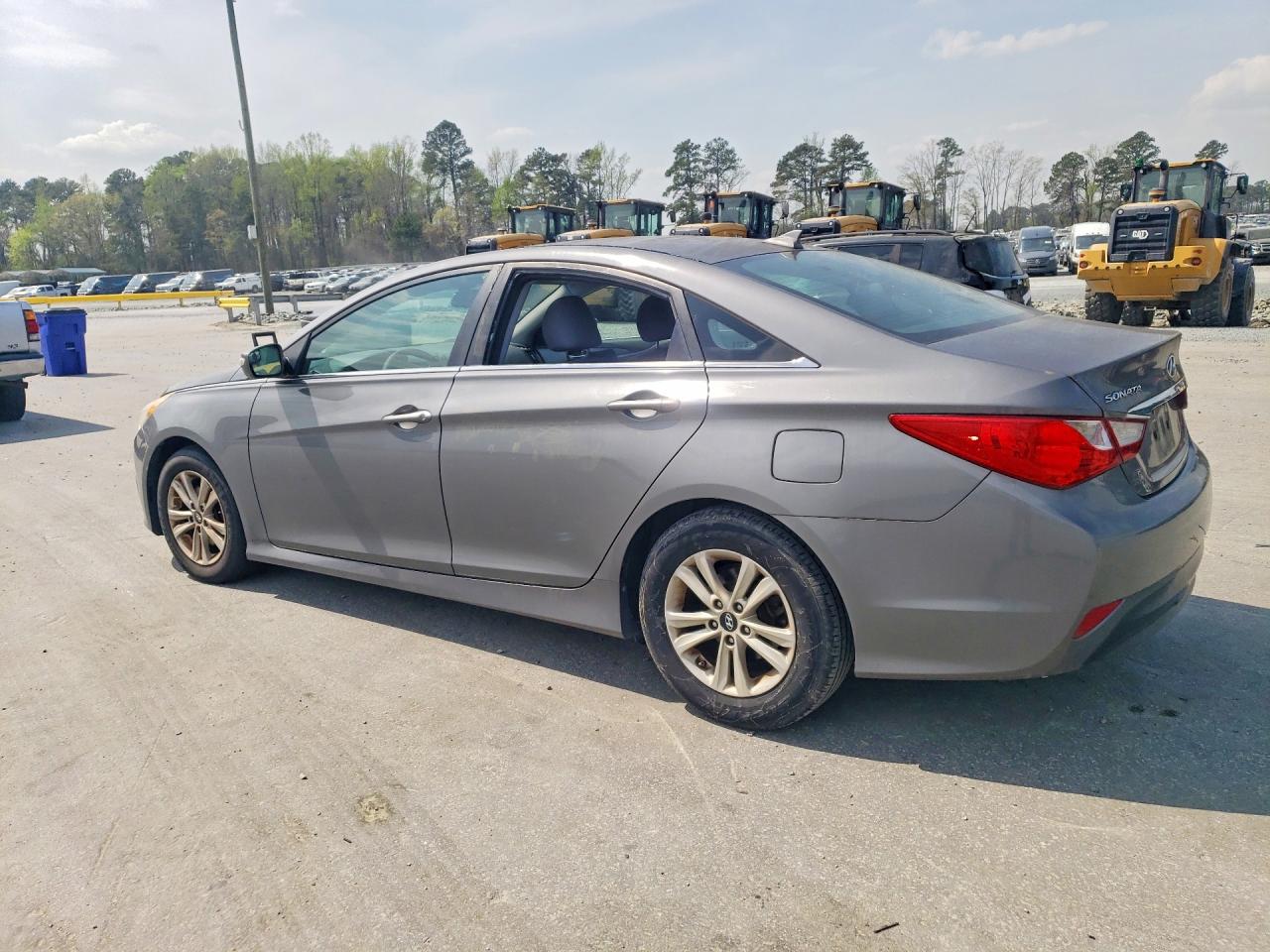 2014 HYUNDAI SONATA GLS photo 2