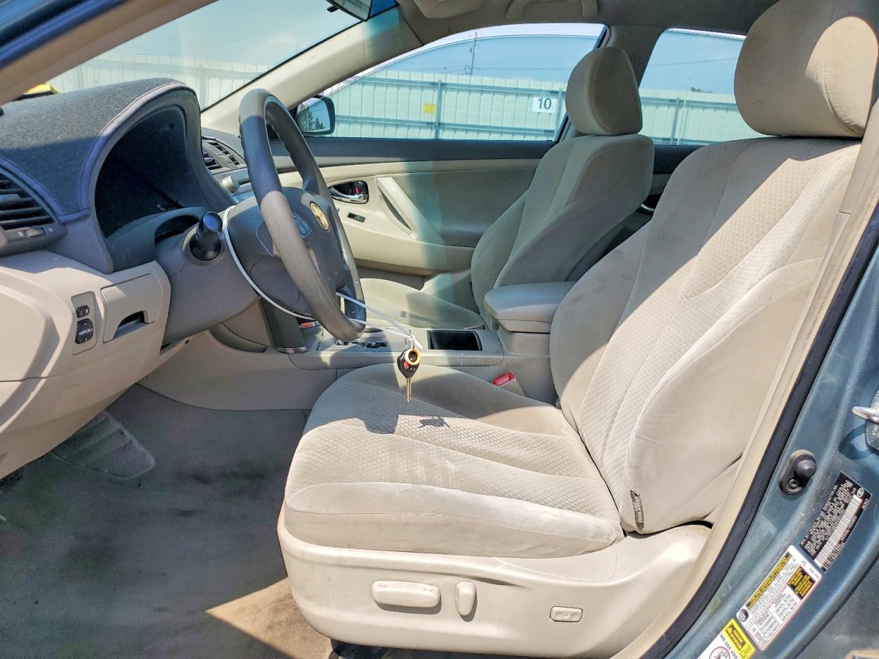 2009 TOYOTA CAMRY LE photo 13