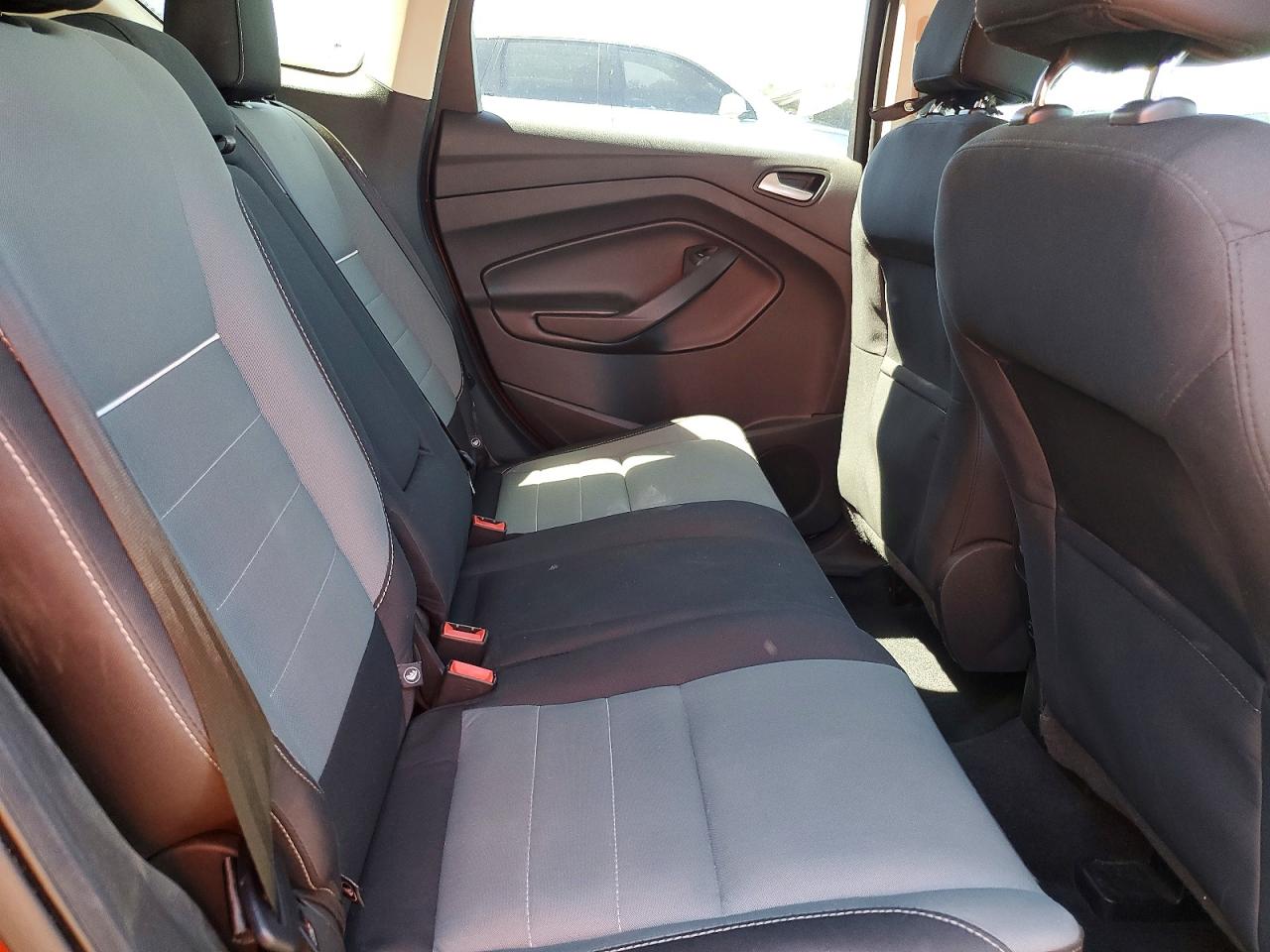 2015 FORD ESCAPE SE photo 10