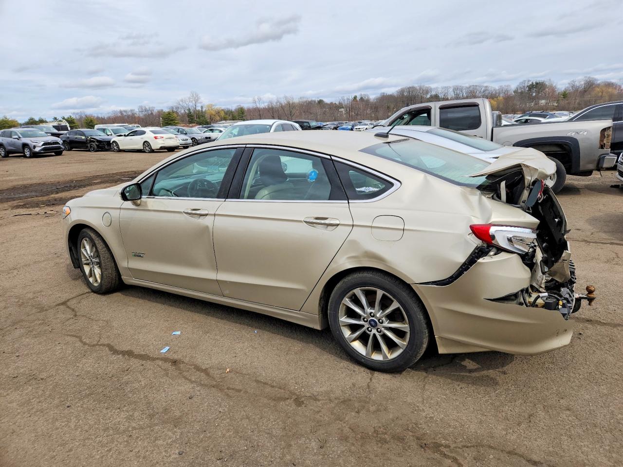 2017 FORD FUSION SE PHEV photo 4