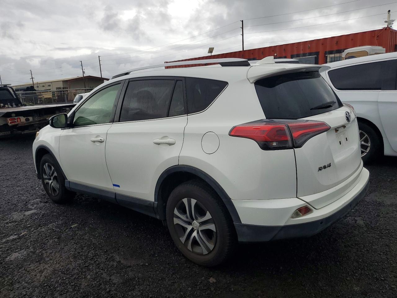 2016 TOYOTA RAV4 LE photo 2