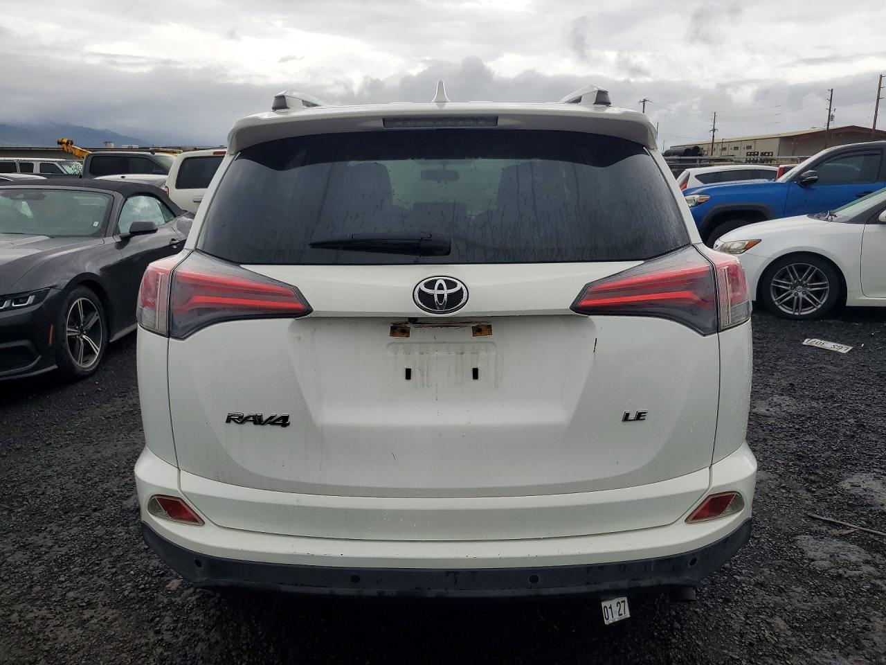 2016 TOYOTA RAV4 LE photo 6