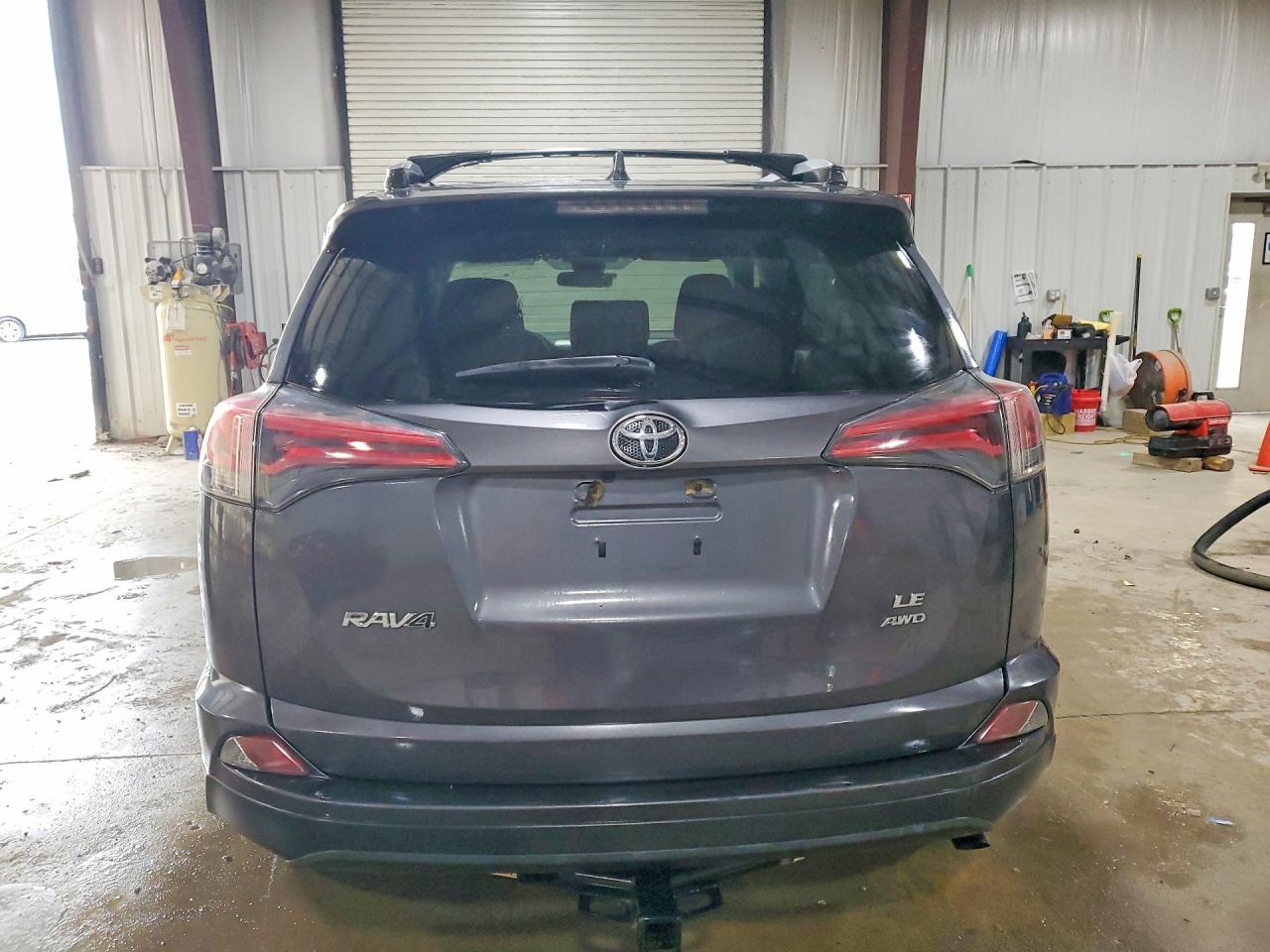2017 TOYOTA RAV4 LE photo 6