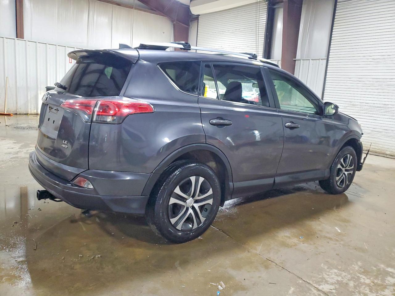 2017 TOYOTA RAV4 LE photo 3