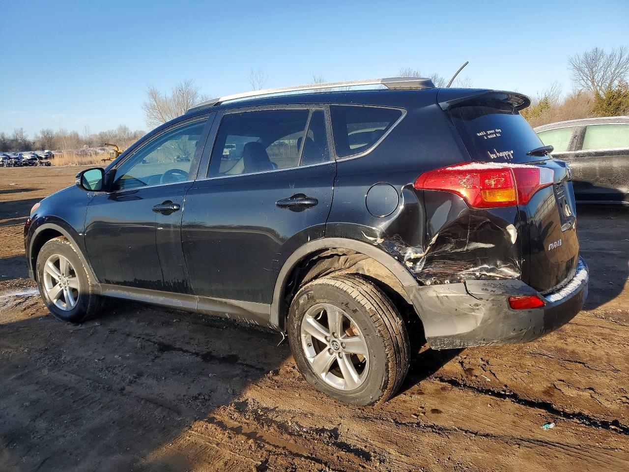 2015 TOYOTA RAV4 XLE photo 2