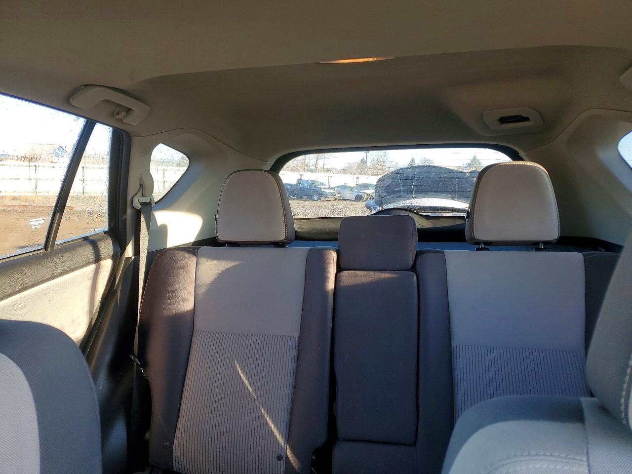 2015 TOYOTA RAV4 XLE photo 10