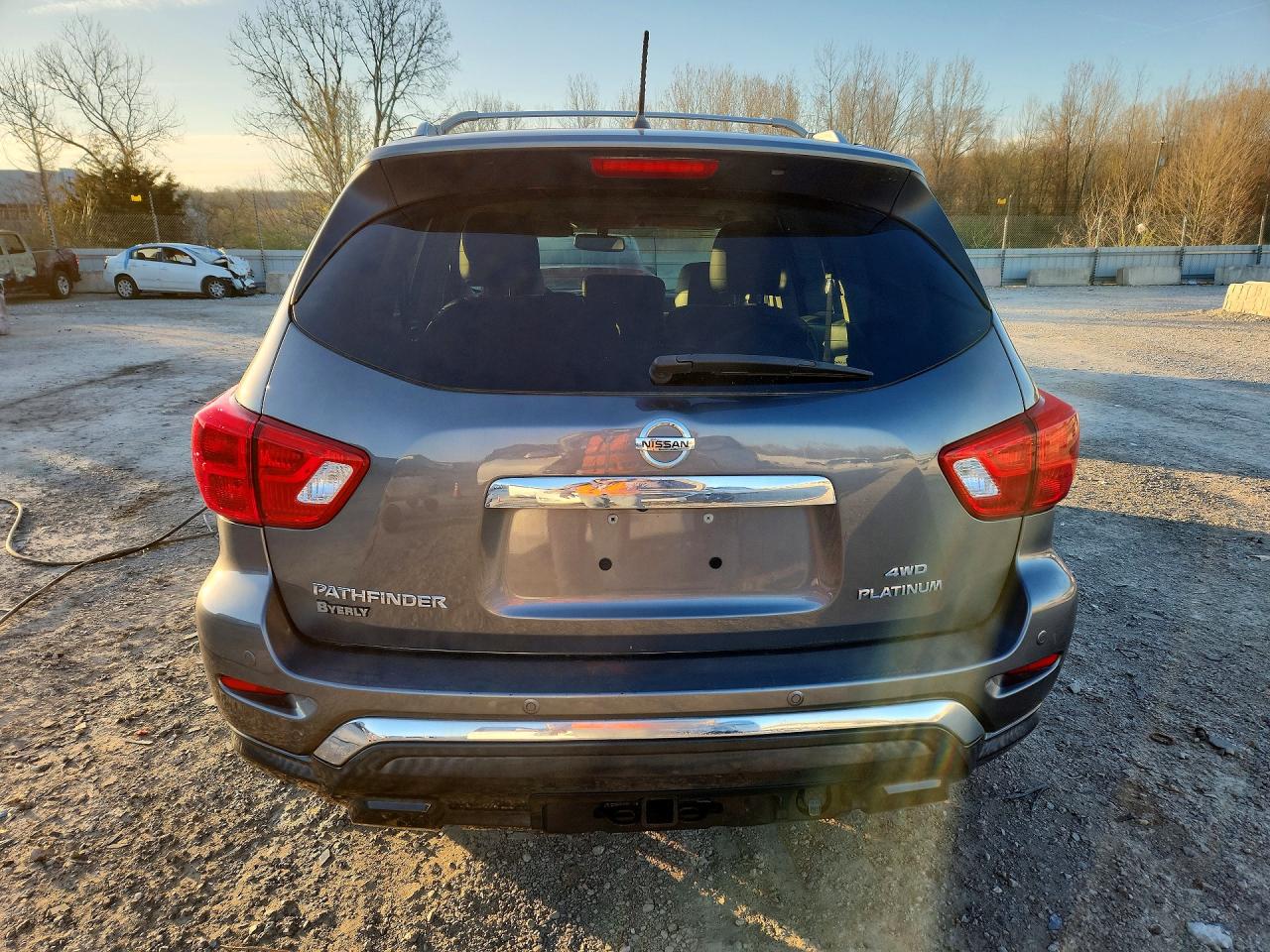 2017 NISSAN PATHFINDER PLATINUM photo 16