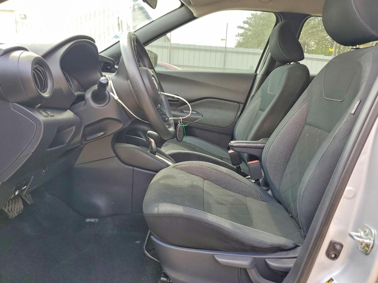 2019 NISSAN KICKS S photo 13