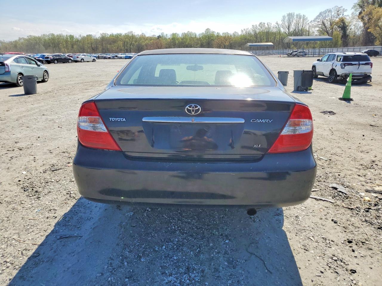 2003 TOYOTA CAMRY XLE V6 photo 11