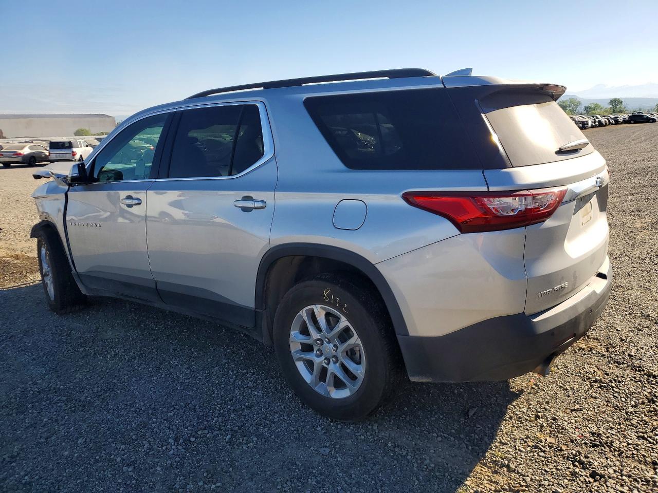 2020 CHEVROLET TRAVERSE LT photo 3