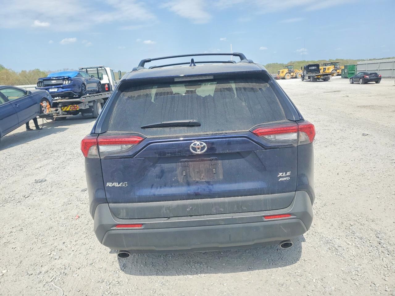 2025 TOYOTA RAV4 XLE PREMIUM photo 6