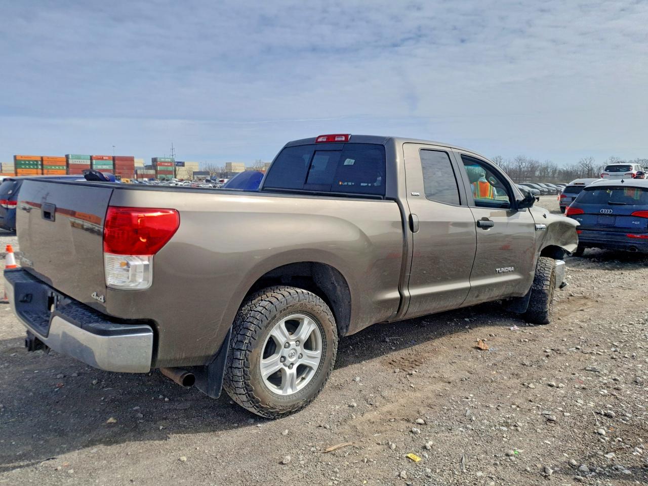 2011 TOYOTA TUNDRA photo 5