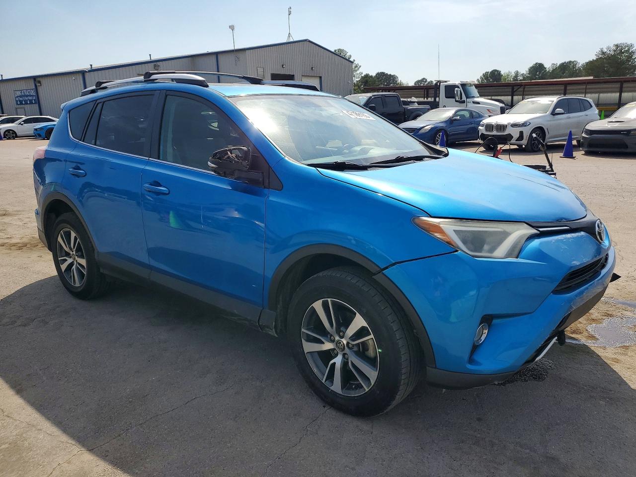 2016 TOYOTA RAV4 XLE photo 7