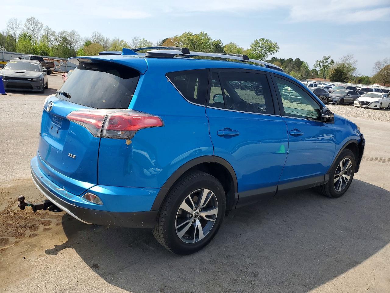 2016 TOYOTA RAV4 XLE photo 5
