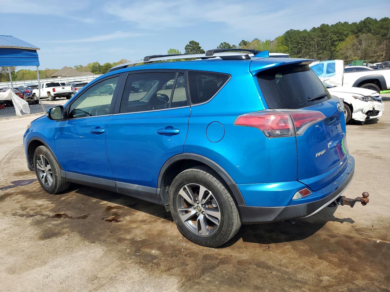 2016 TOYOTA RAV4 XLE photo 3