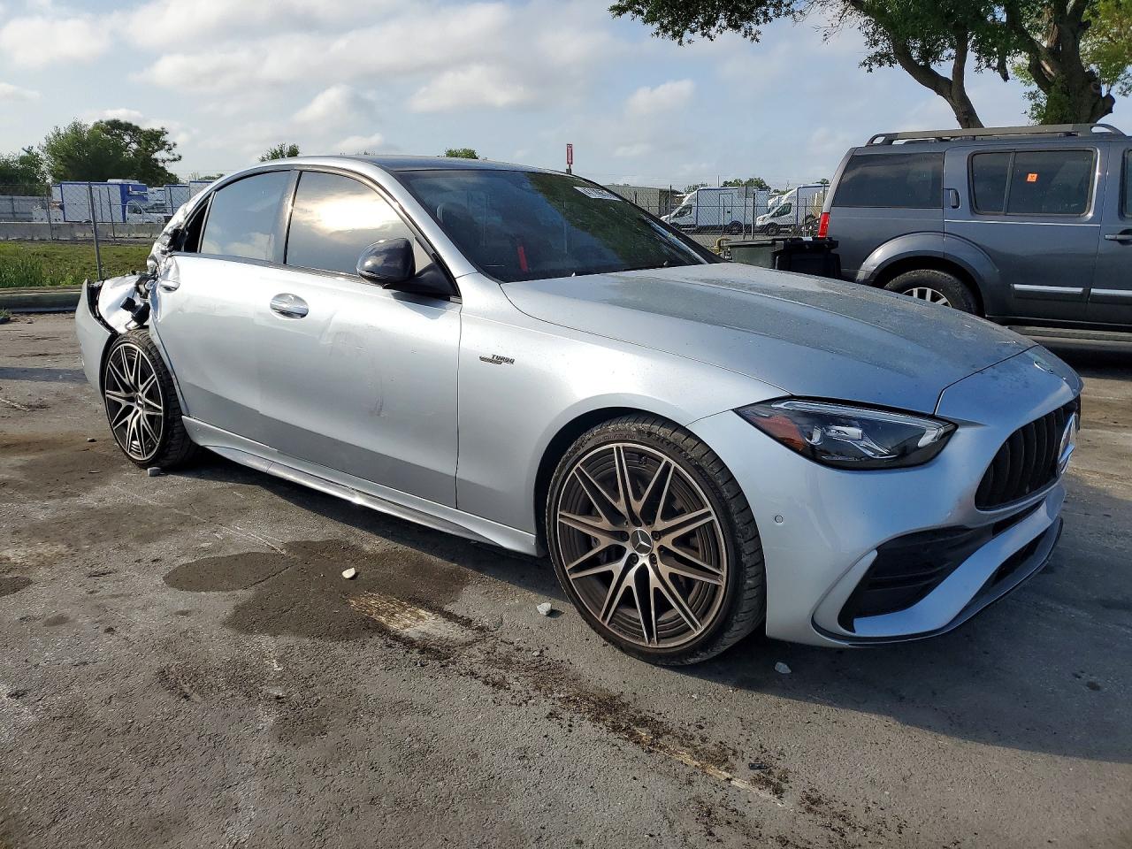 2025 MERCEDES-BENZ C 43 AMG photo 4