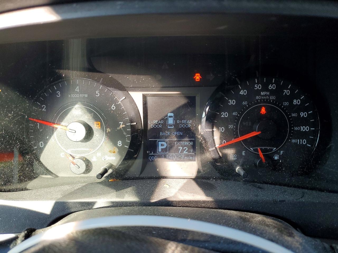 2015 TOYOTA SIENNA LE 8-PASSENGER photo 17