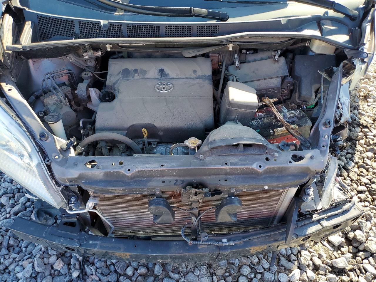 2015 TOYOTA SIENNA LE 8-PASSENGER photo 23