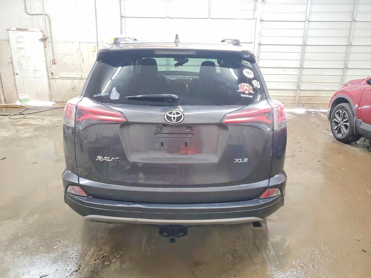 2018 TOYOTA RAV4 XLE photo 16