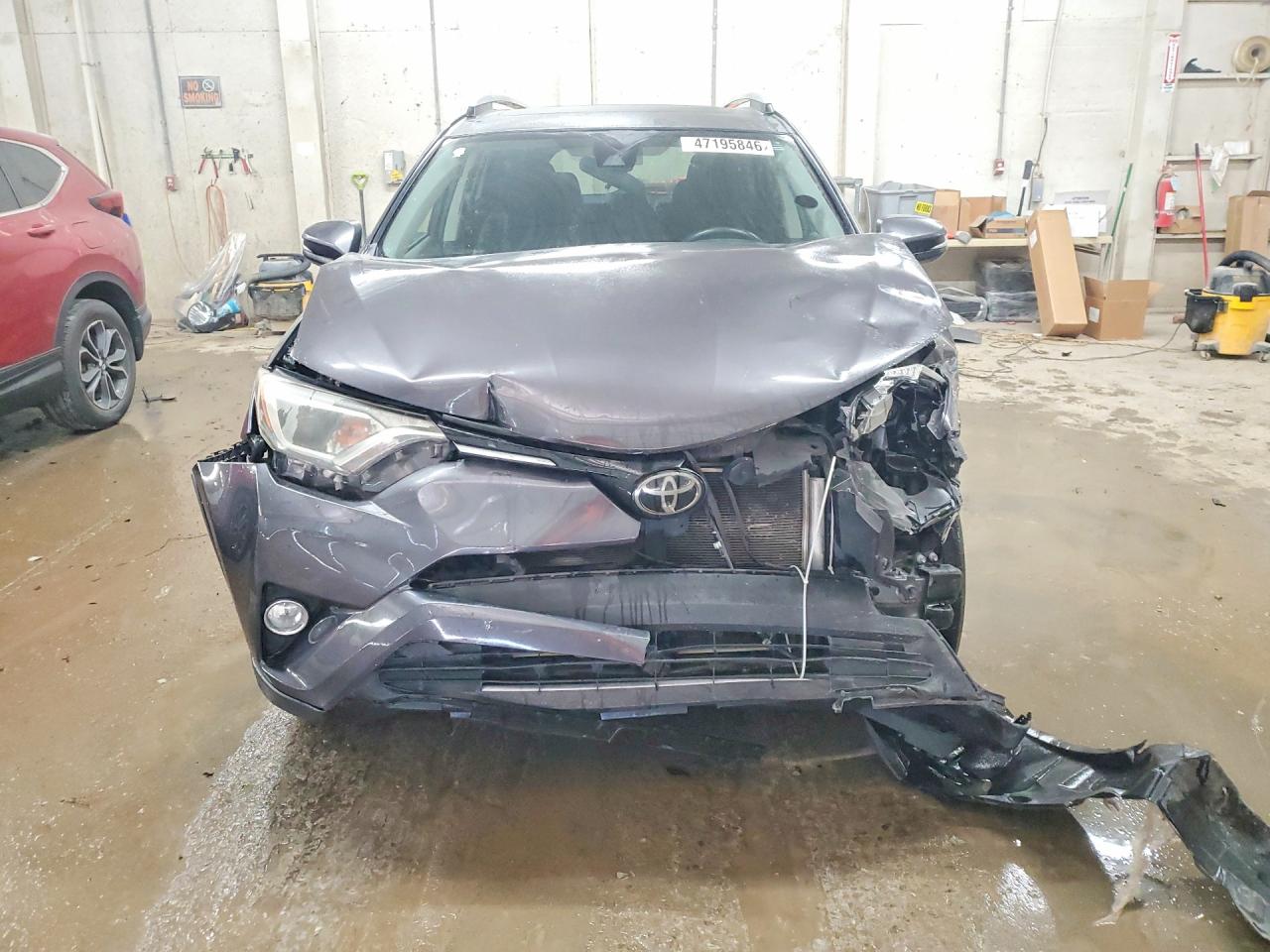 2018 TOYOTA RAV4 XLE photo 13