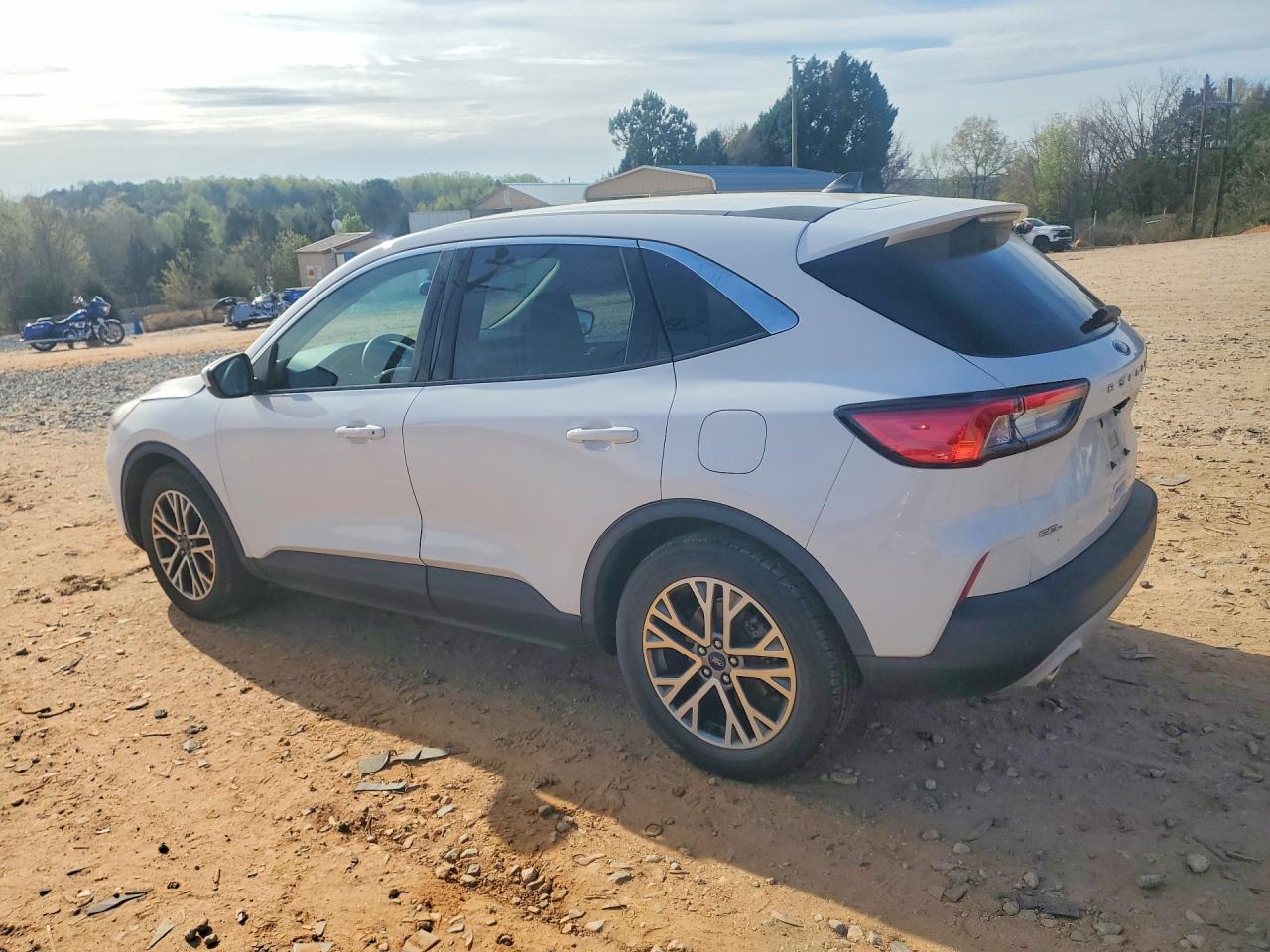 2022 FORD ESCAPE SEL photo 4