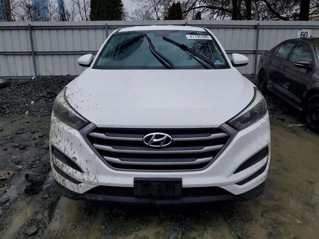2017 HYUNDAI TUCSON SE photo 9