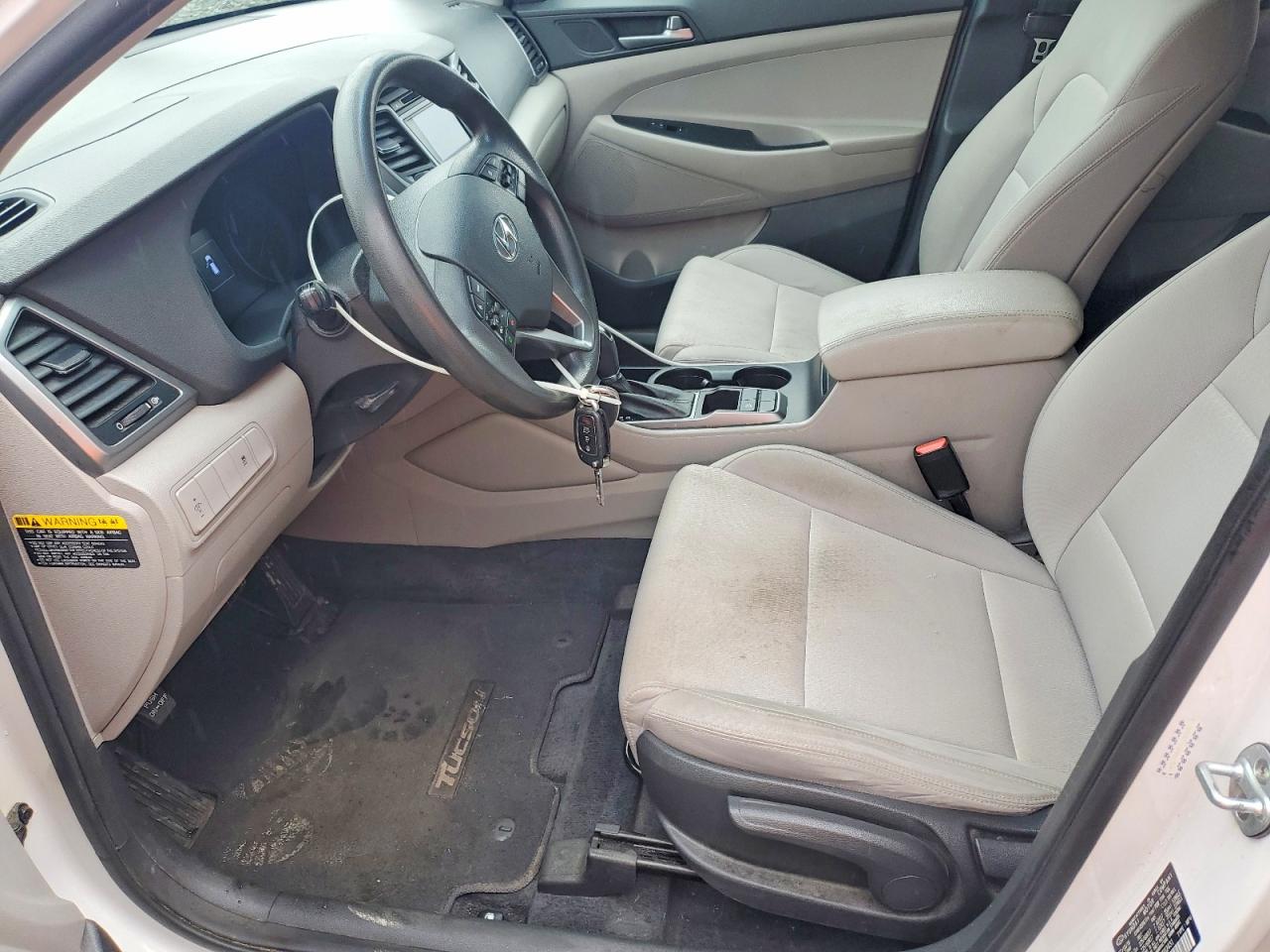 2017 HYUNDAI TUCSON SE photo 13