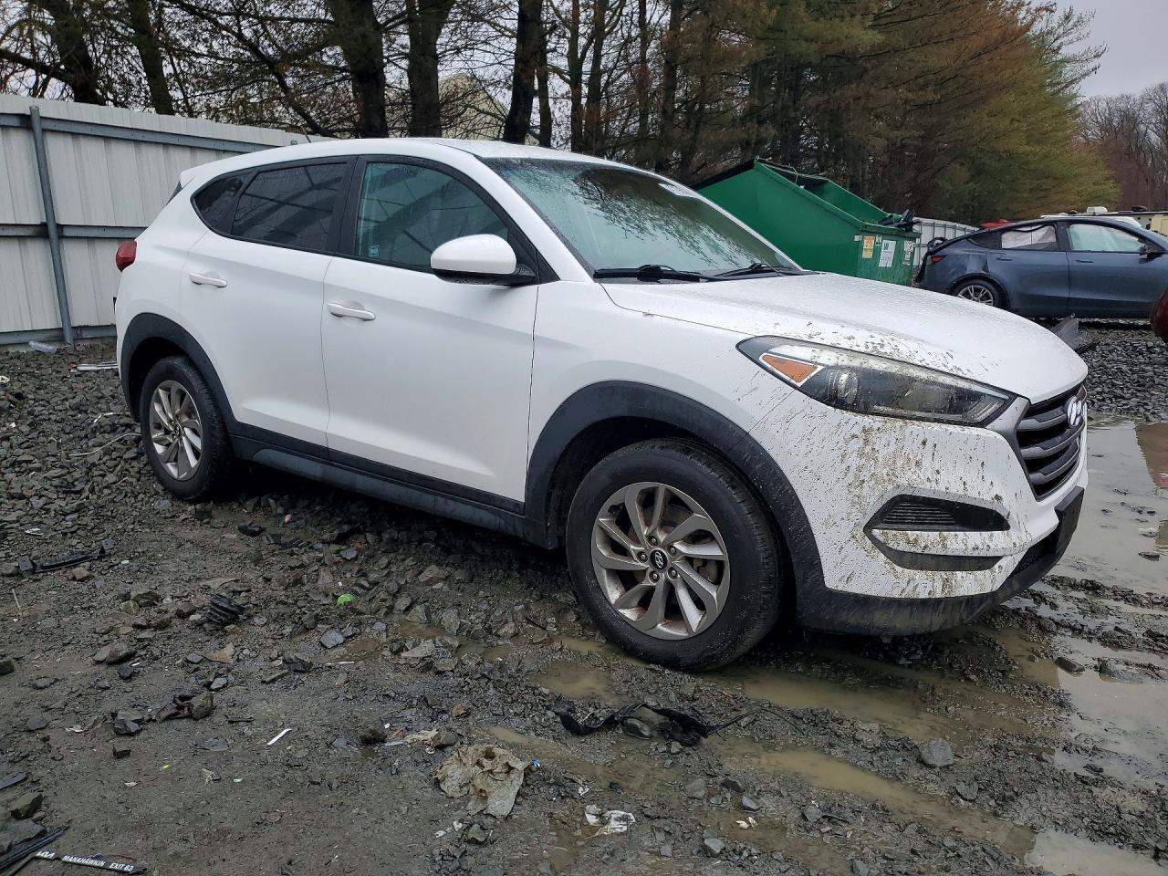 2017 HYUNDAI TUCSON SE photo 7