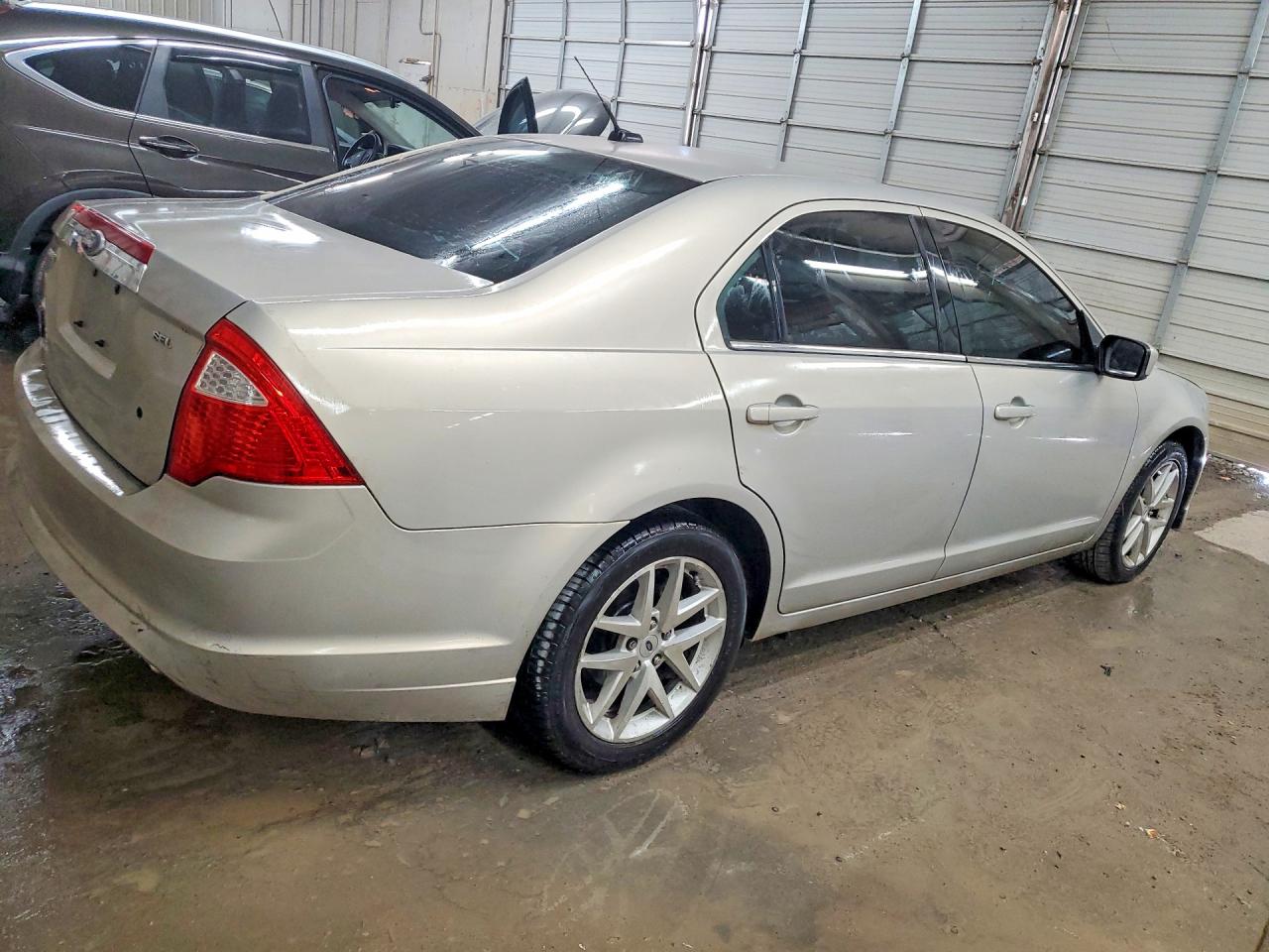 2010 FORD FUSION SEL photo 5