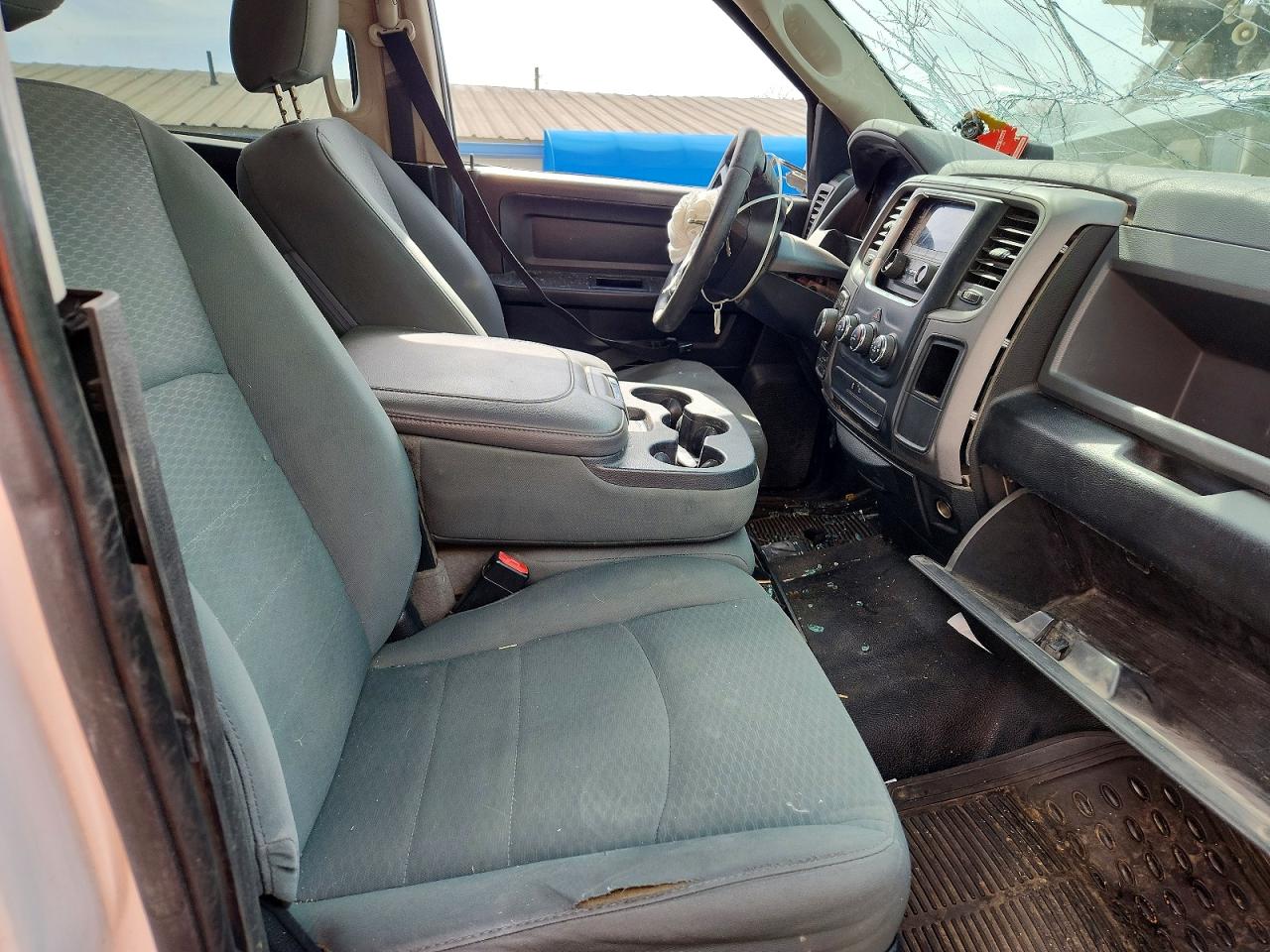2014 RAM 1500 ST photo 13