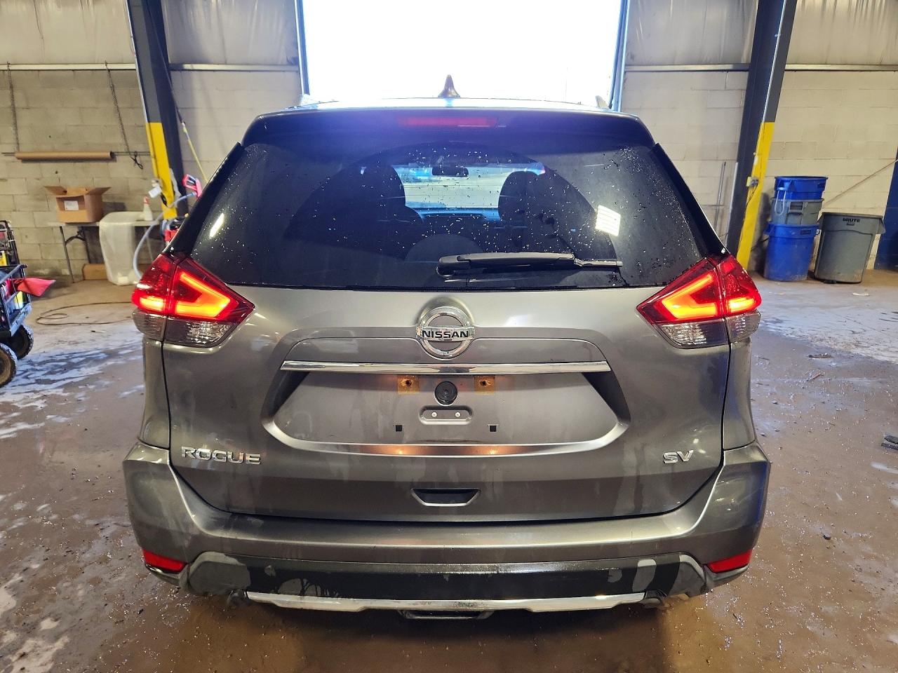 2018 NISSAN ROGUE SV photo 11