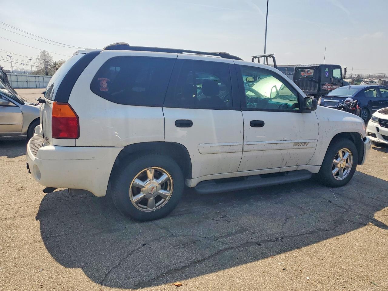 2004 GMC ENVOY photo 3