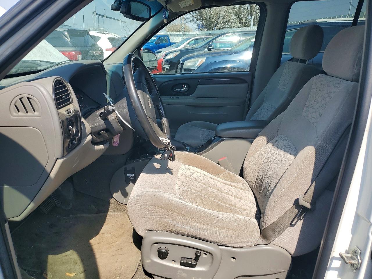 2004 GMC ENVOY photo 7