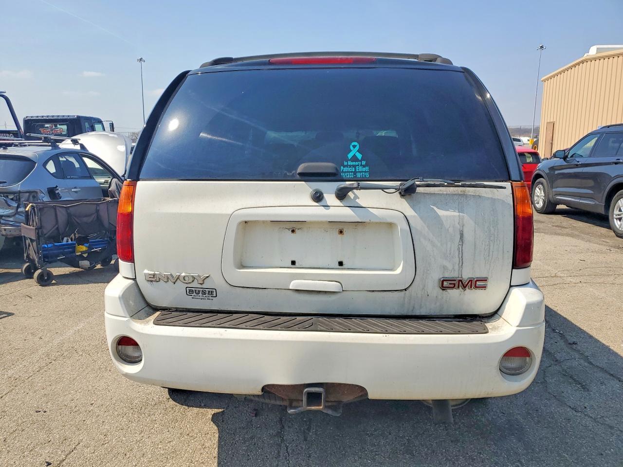 2004 GMC ENVOY photo 6