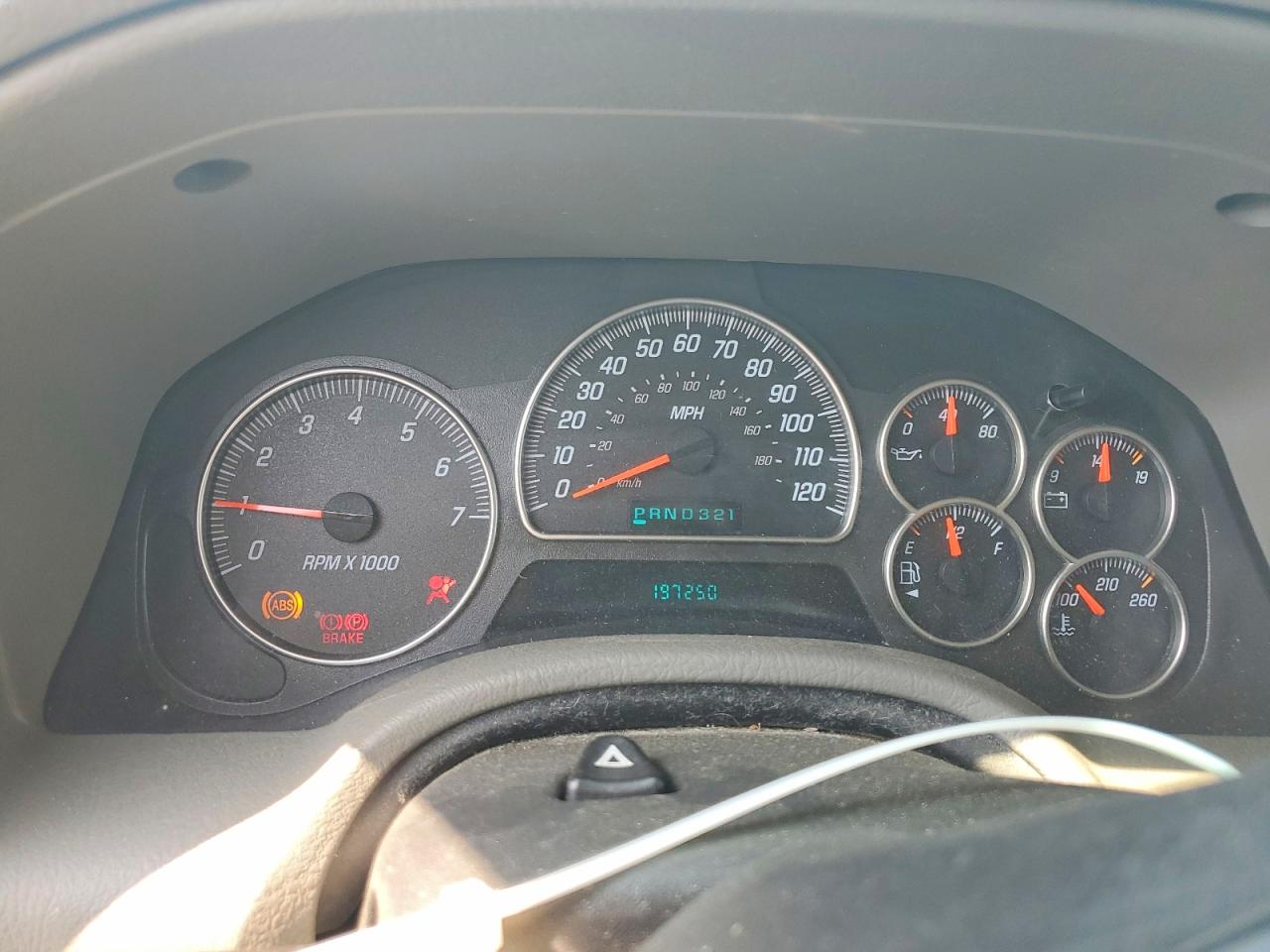 2004 GMC ENVOY photo 9
