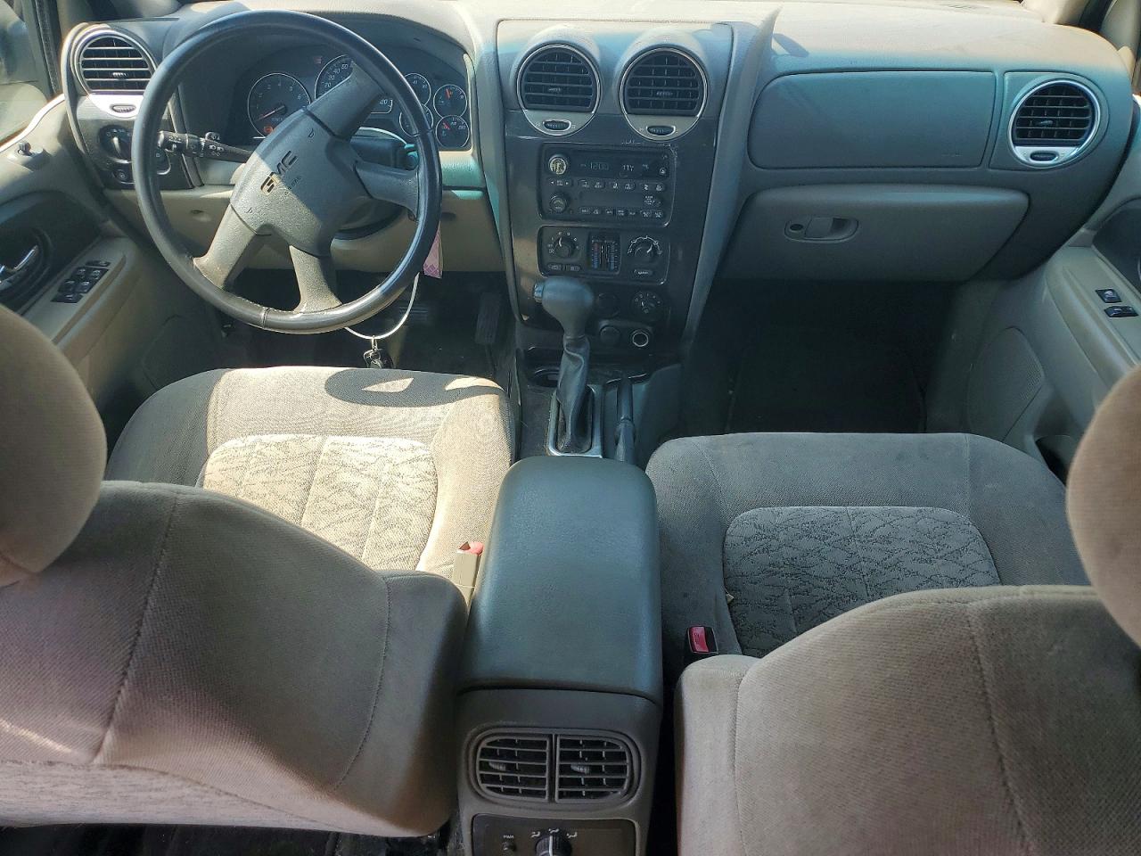 2004 GMC ENVOY photo 8