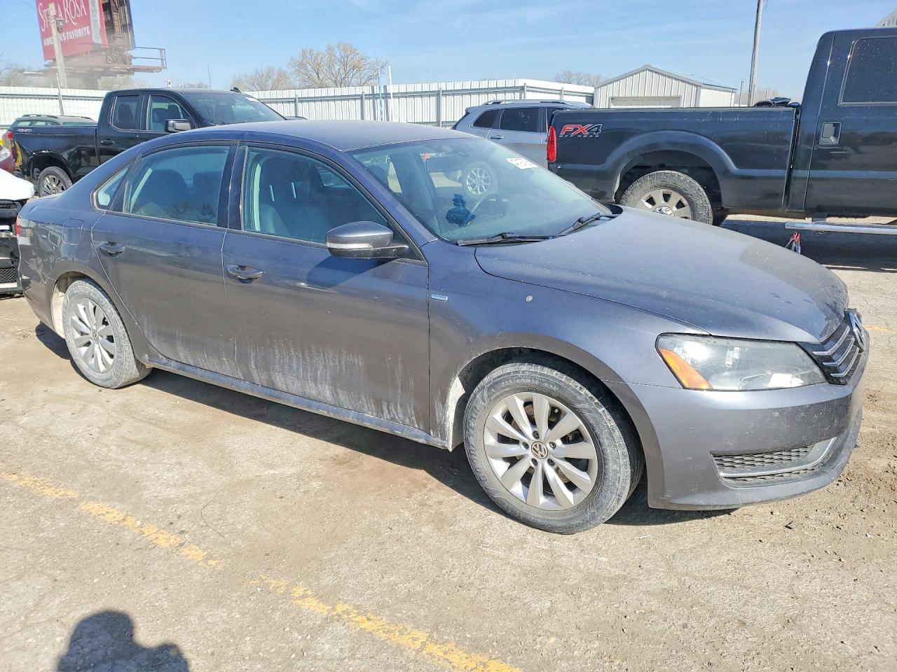 2015 VOLKSWAGEN PASSAT S photo 7