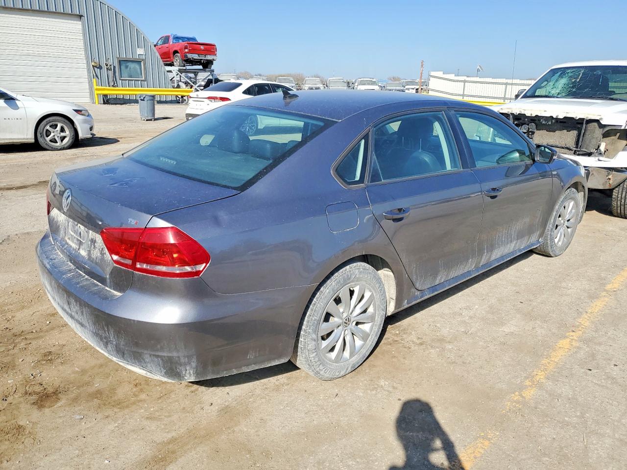 2015 VOLKSWAGEN PASSAT S photo 5