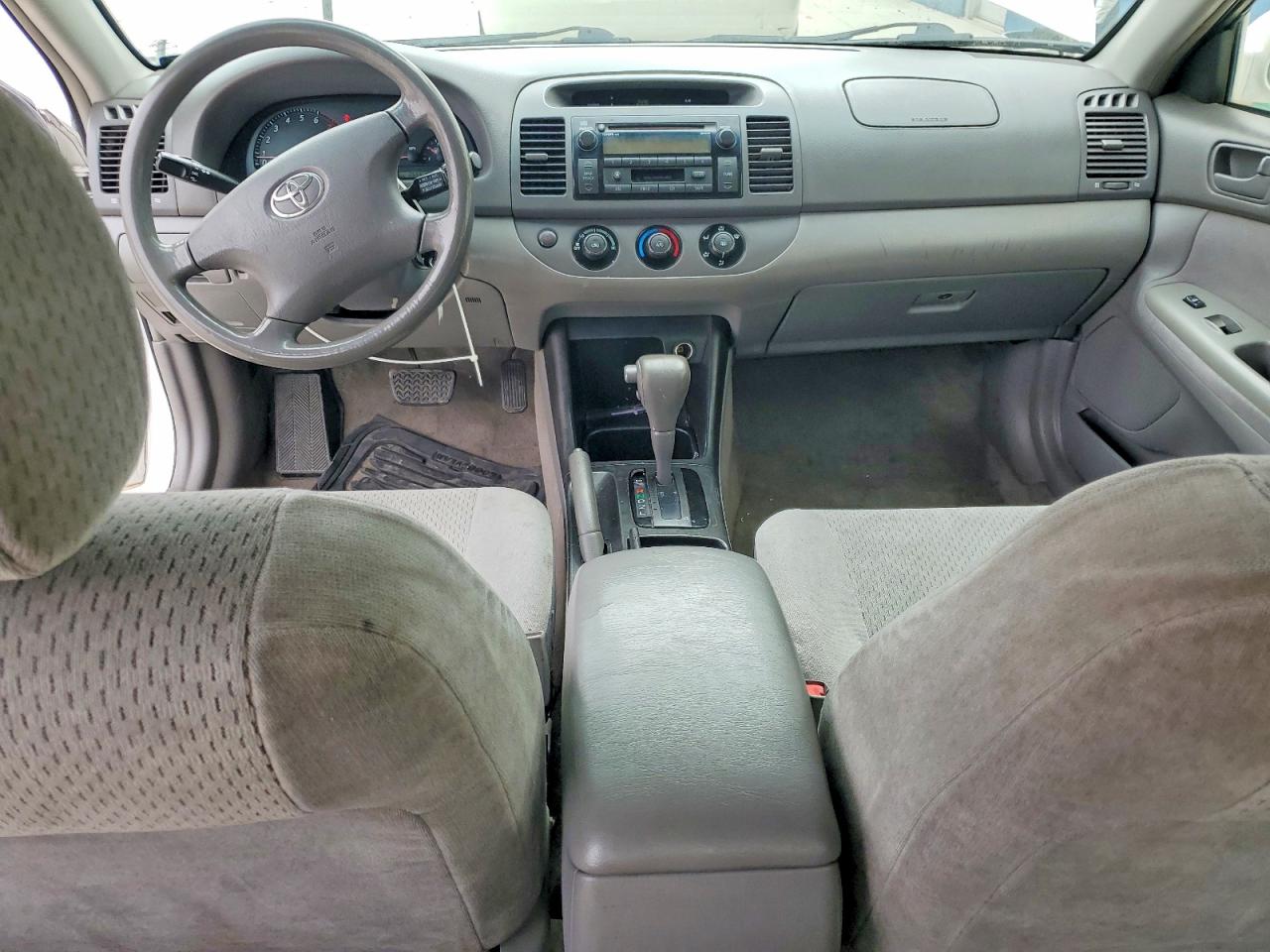 2003 TOYOTA CAMRY LE photo 15