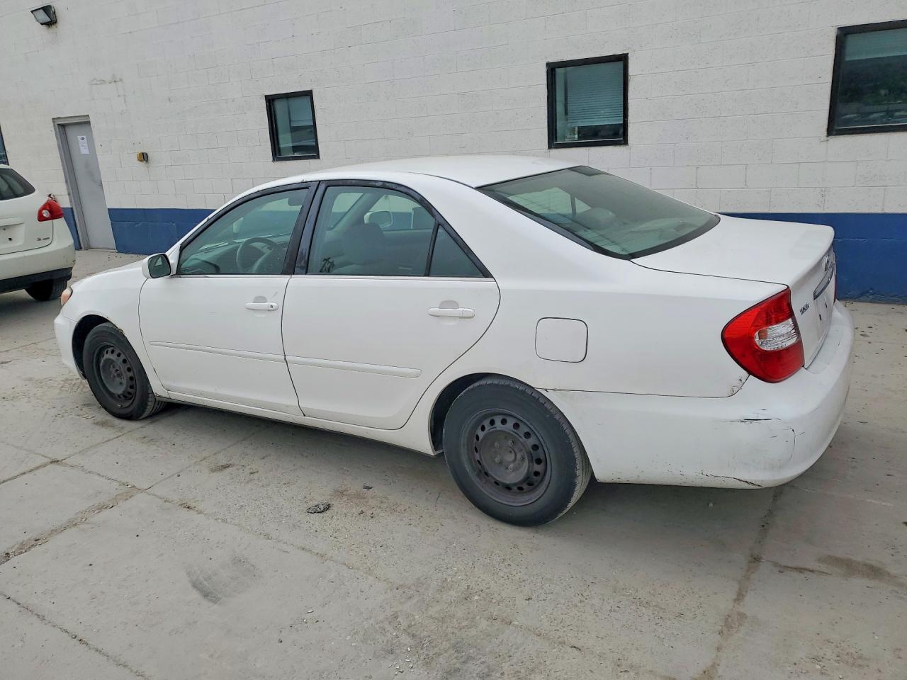 2003 TOYOTA CAMRY LE photo 3