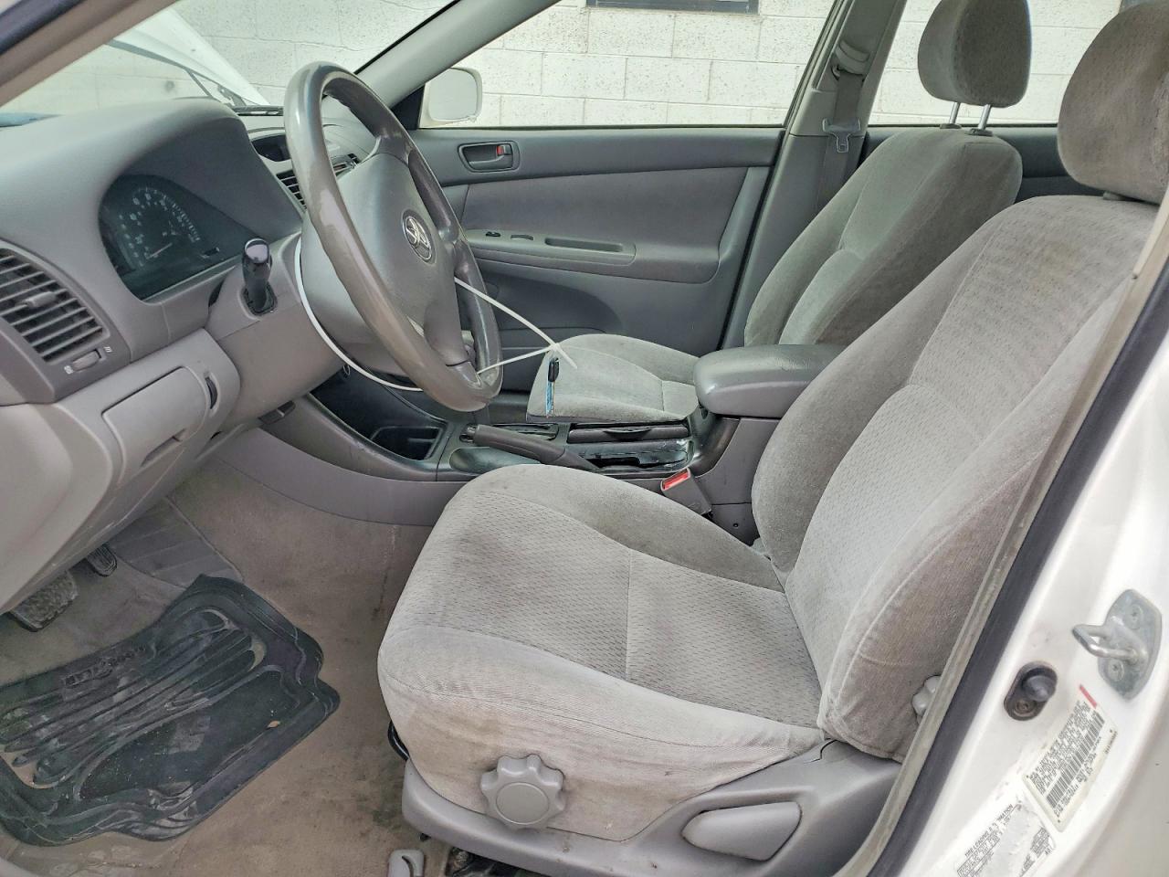 2003 TOYOTA CAMRY LE photo 13