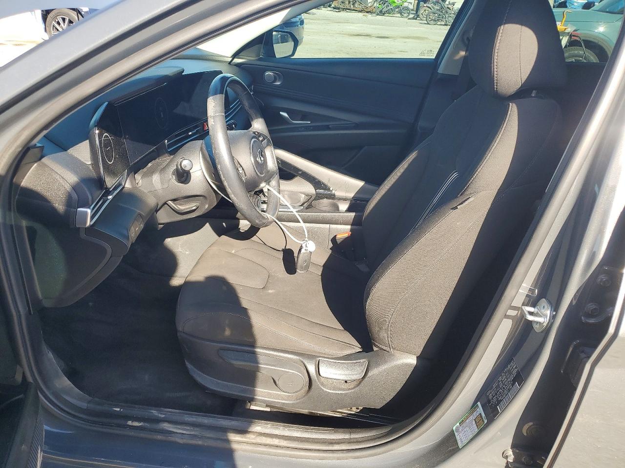 2023 HYUNDAI ELANTRA SEL photo 13