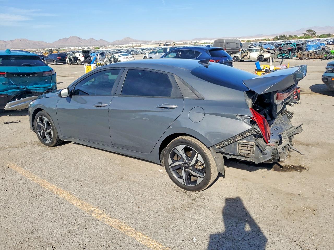 2023 HYUNDAI ELANTRA SEL photo 3