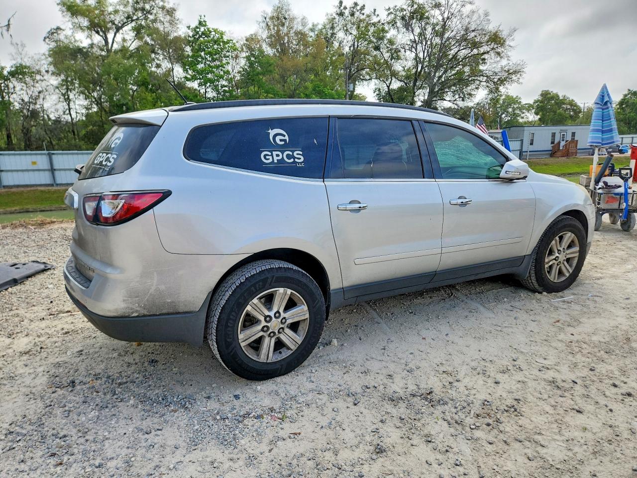 2014 CHEVROLET TRAVERSE LT photo 3