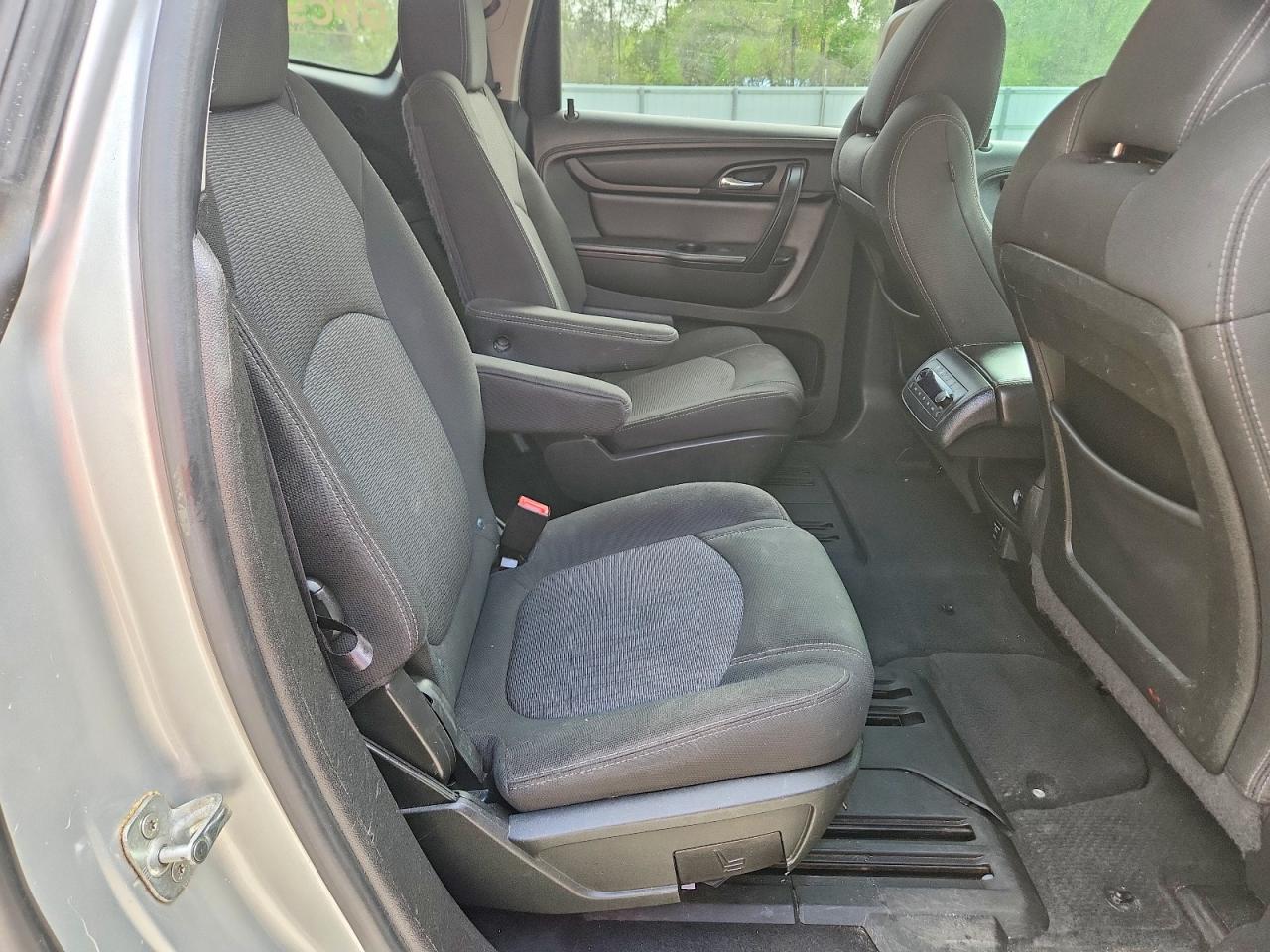 2014 CHEVROLET TRAVERSE LT photo 11